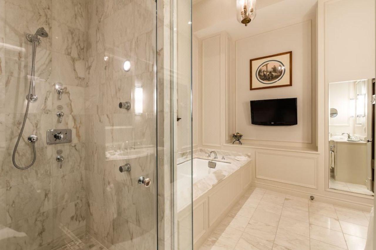 Hotel Le St. James Монреал Екстериор снимка
