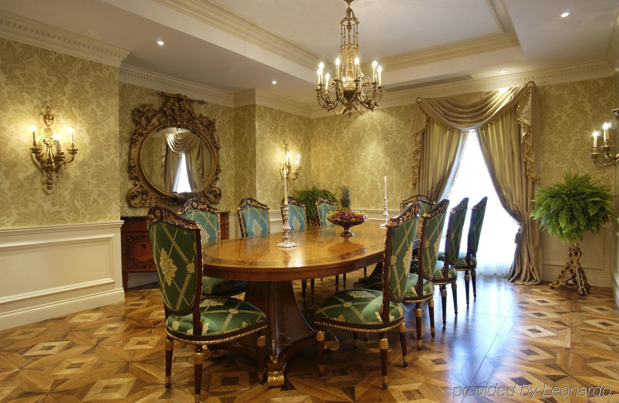 Hotel Le St. James Монреал Екстериор снимка