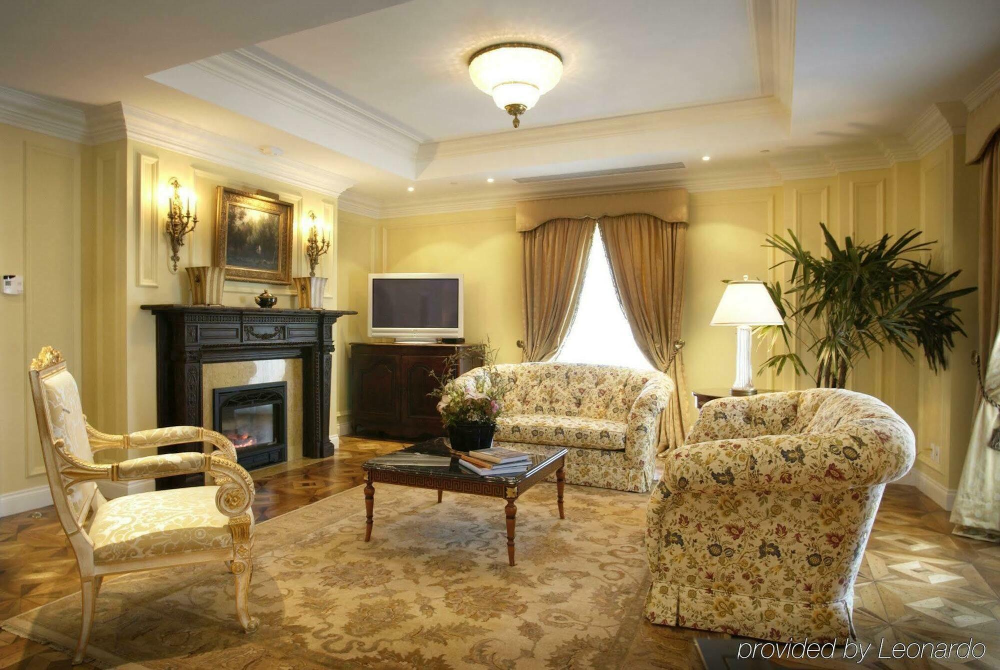 Hotel Le St. James Монреал Екстериор снимка