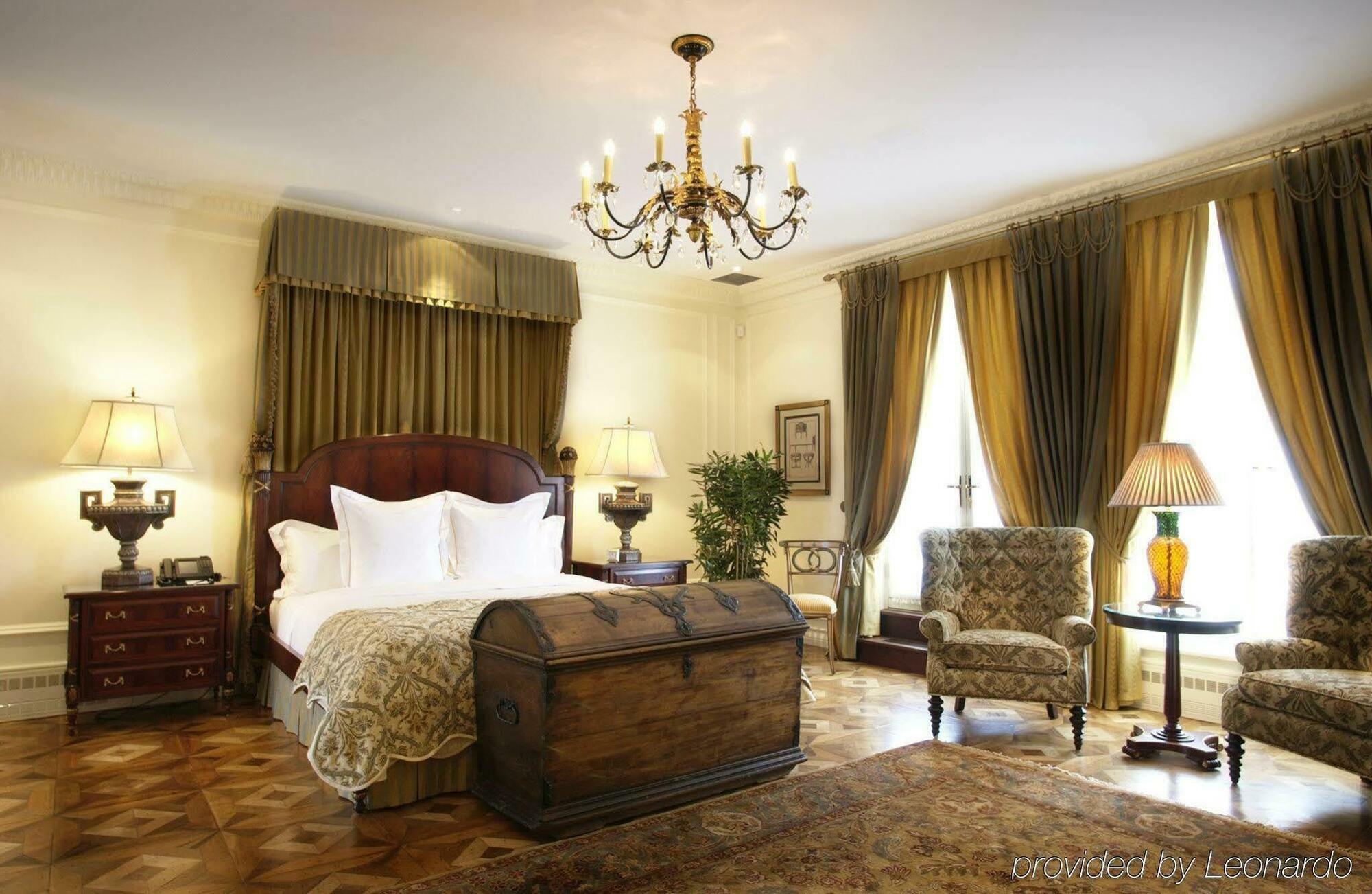 Hotel Le St. James Монреал Екстериор снимка