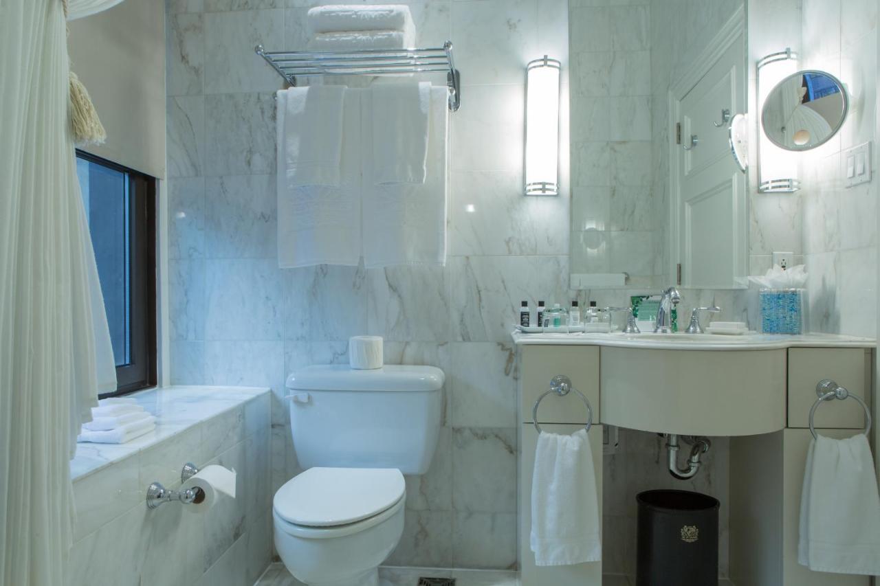 Hotel Le St. James Монреал Екстериор снимка