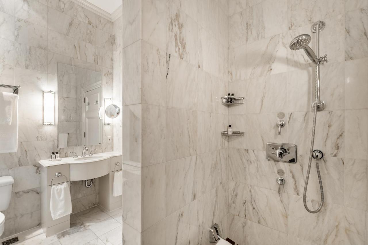 Hotel Le St. James Монреал Екстериор снимка