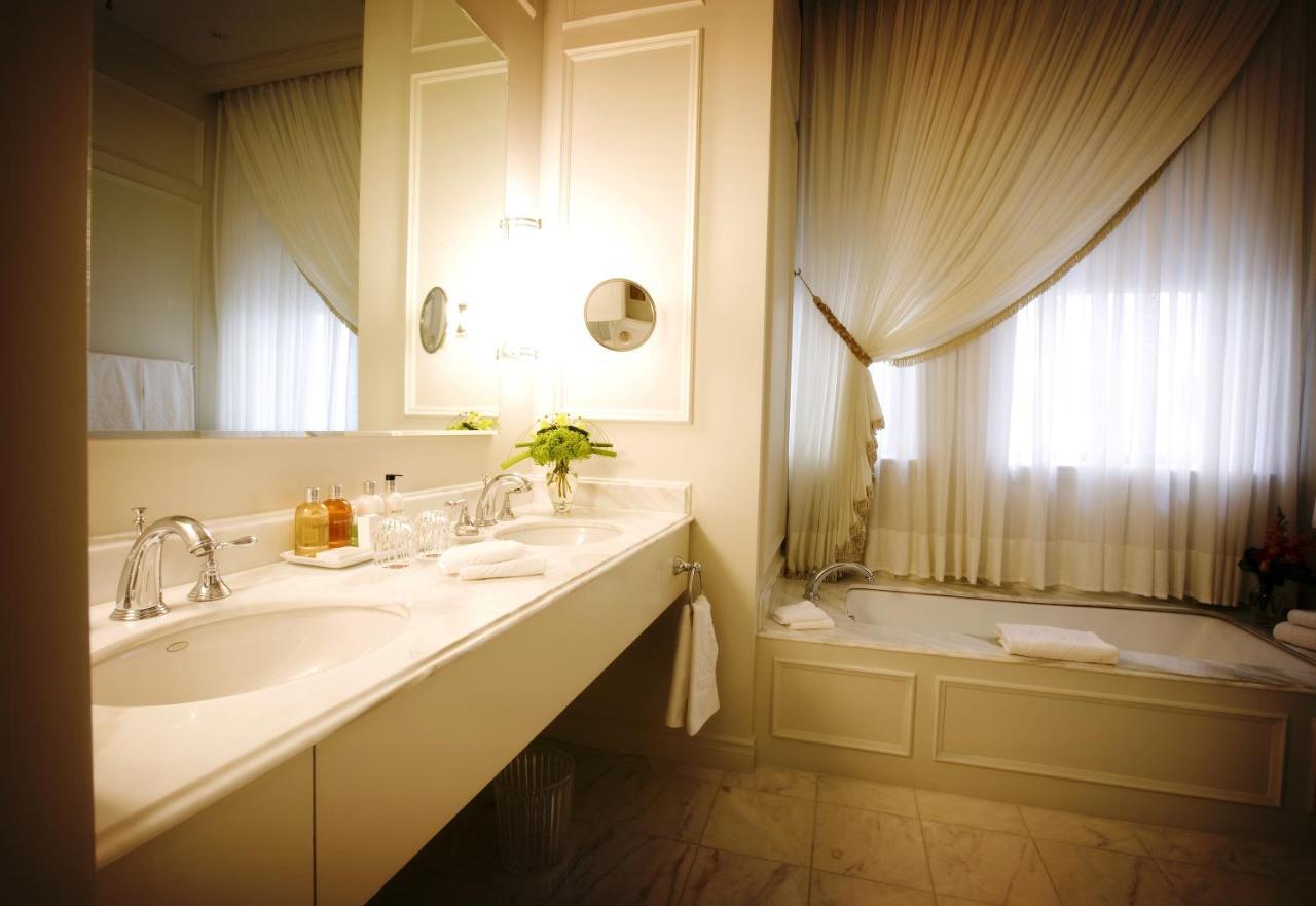 Hotel Le St. James Монреал Екстериор снимка